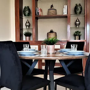 Appartement ☆hivernage☆ Charming , Spacious & Bright With Pool, Marrakesh